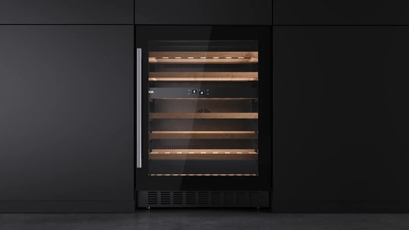 Refrigerator de vinuri free-standing RVU 20046, panou de control electronic, capacitate 46 sticle