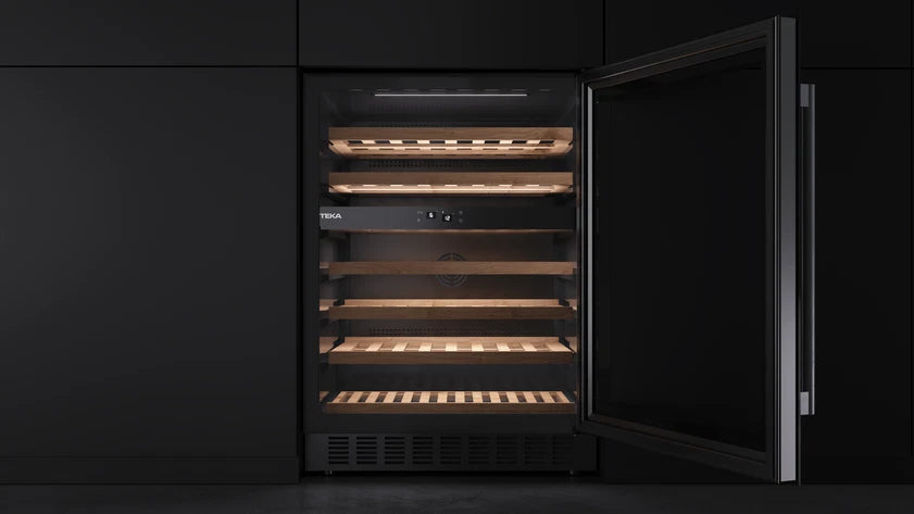 Refrigerator de vinuri free-standing RVU 20046, panou de control electronic, capacitate 46 sticle