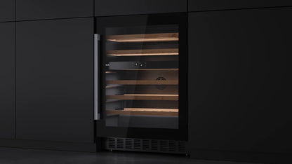 Refrigerator de vinuri free-standing RVU 20046, panou de control electronic, capacitate 46 sticle