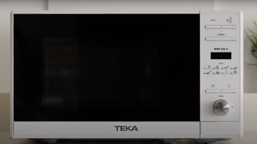 Cuptor cu microunde + Grill MWE 225 G, free- standing, cu 8 meniuri directe (reţete presetate) şi capacitate 20l
