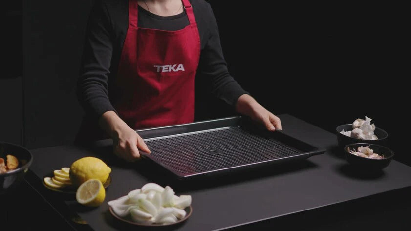 Cuptor multifuncțional HLB 8416 cu funcție AirFry, 60 cm